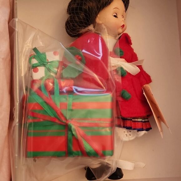 NWT Madame Alexander All Wrapped Up Christmas Holiday Collectible Doll - Picture 2 of 3